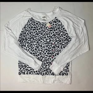 NWT VS PINK LIGHTWEIGHT TEE SHIRT